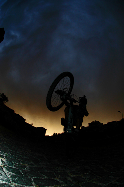 Downhill Bisiklet